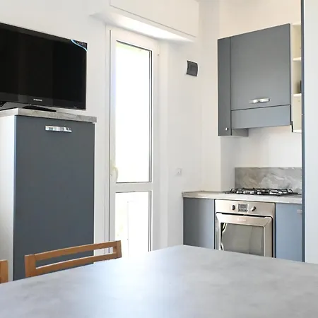 F010 - Torrette Di Fano, Nuovo Trilocale Con Wi-fi, Aria Condizionata E Terrazzo *